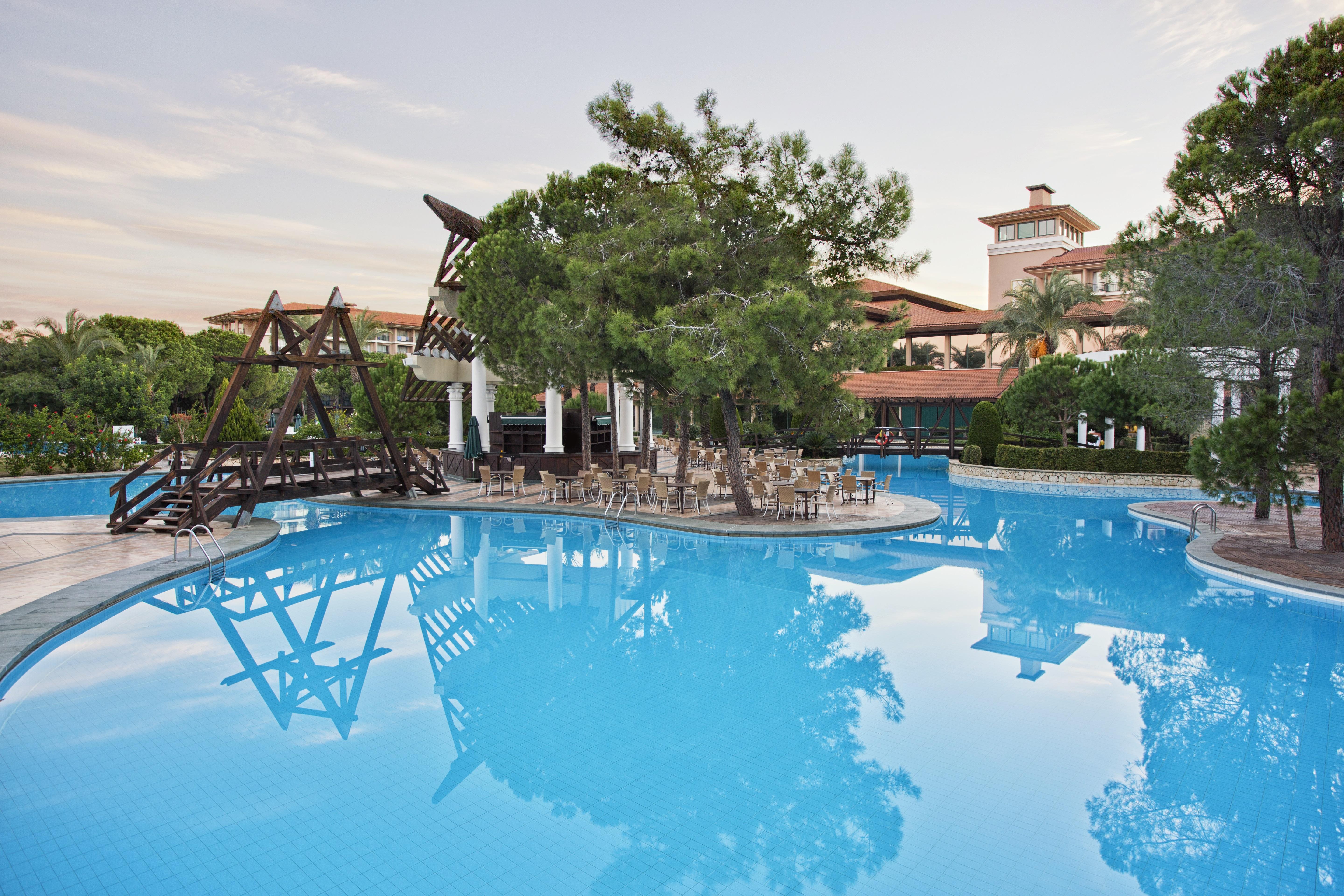 Ic Hotels Green Palace - Kids Concept Antália Exterior foto Pool at the Sheraton Nha Trang Hotel & Spa Resort