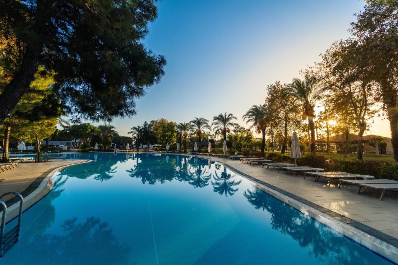 Ic Hotels Green Palace - Kids Concept Antália Exterior foto The swimming pool at the hotel
